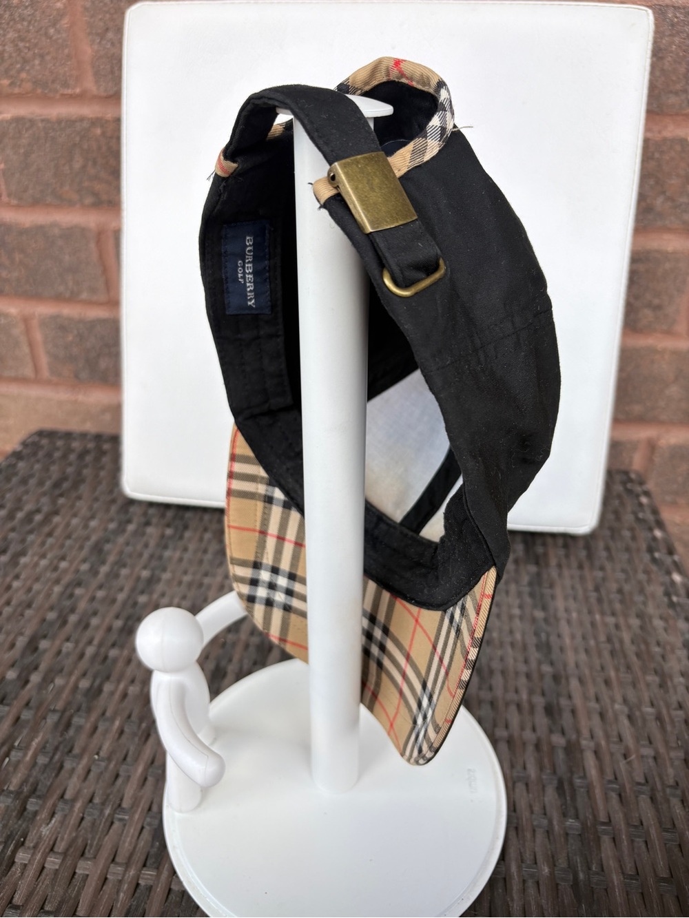 Burberry Black and Beige Check women’s cap.